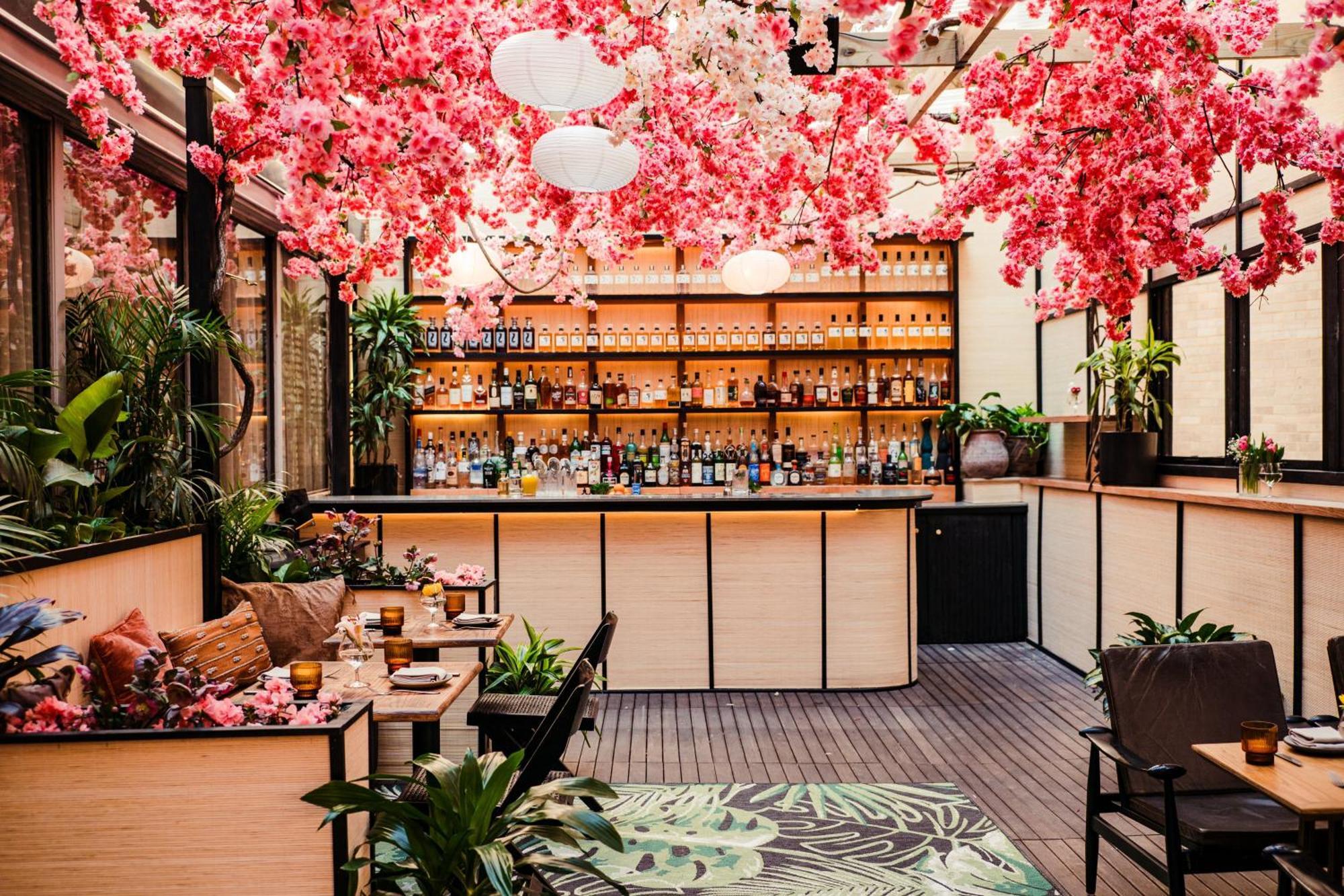 Vignette Collection Yours Truly Dc By Ihg واشنطن المظهر الخارجي الصورة The bar at the top of the Standard London